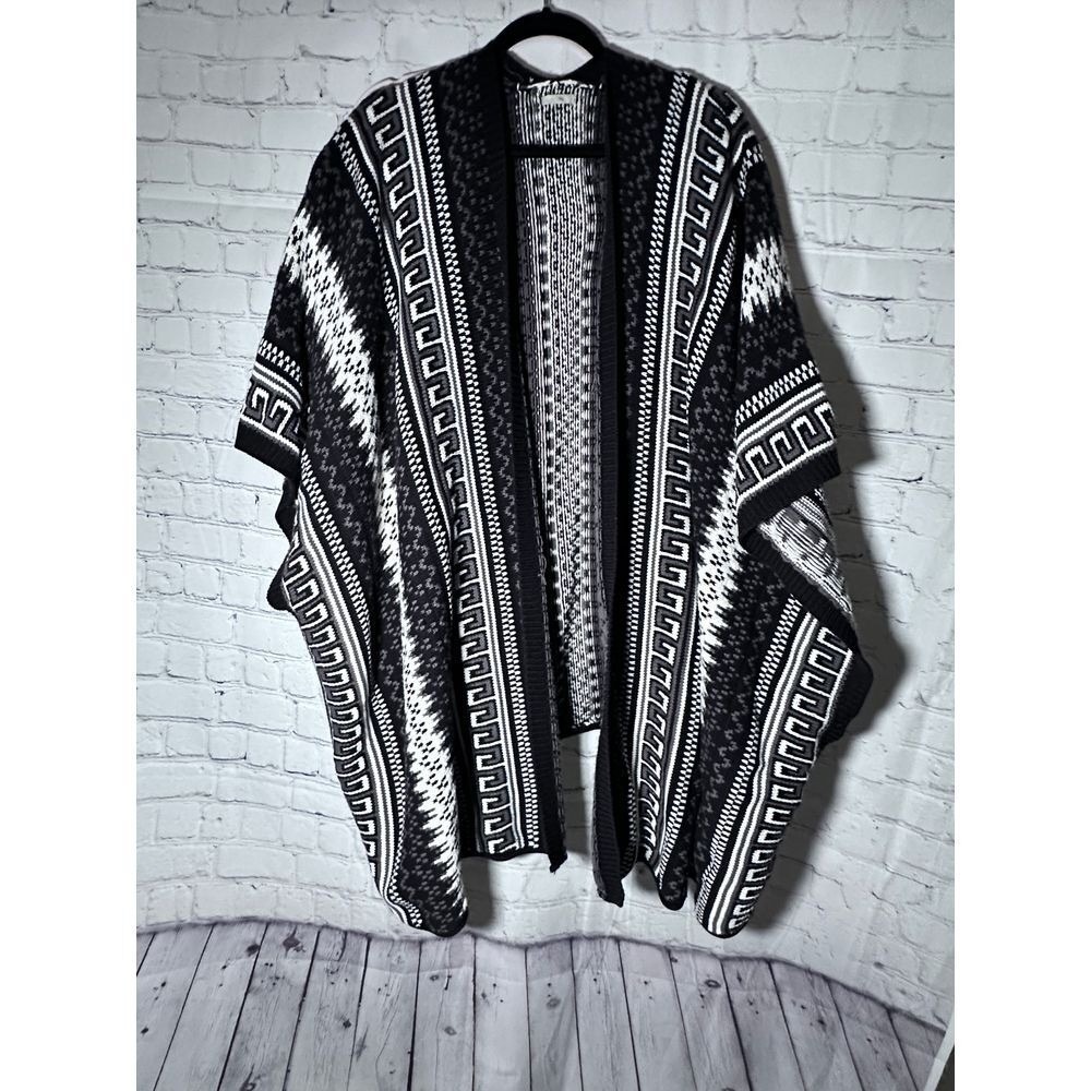 Ecote Urban Outfitters Black White Geometric Knit Open Front Poncho Cardigan OS